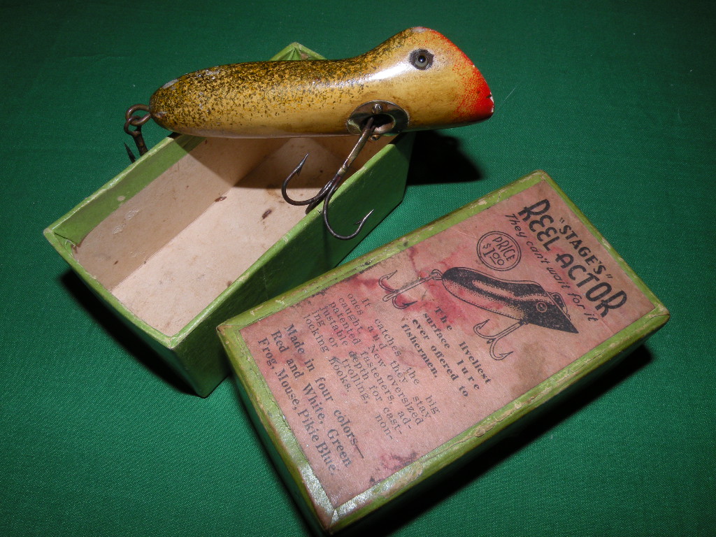 ANTIQUE / VINTAGE GLASS-EYED FISHING LURES AND BOXES, LOT OF 17